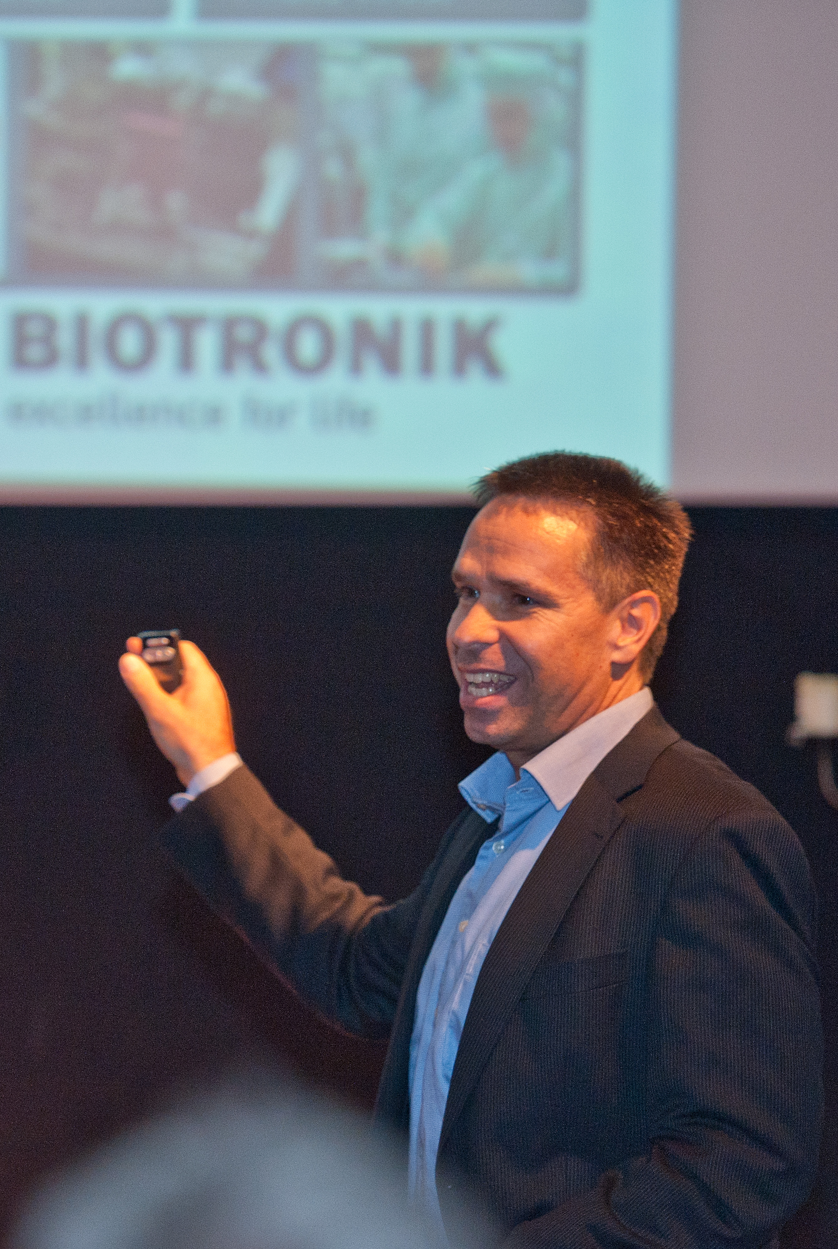 André Bucher, Vice President der Biotronik, informiert über Innovation in der Medizinaltechnik.