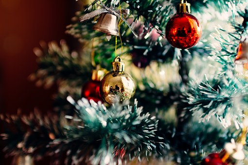 https://pixabay.com/de/weihnachtsbaum-ornamente-weihnachten-1149619/